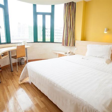 7Days Inn Premium Guangzhou Tianhe West Tiyu Road Subway Station Zimmer foto