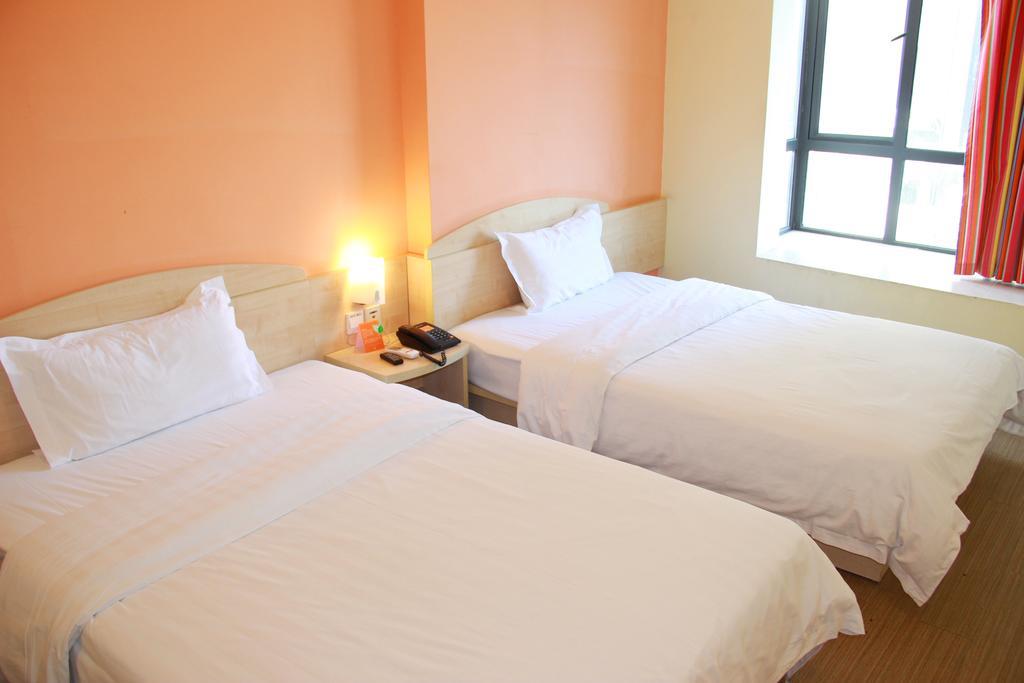 7Days Inn Premium Guangzhou Tianhe West Tiyu Road Subway Station Exterior foto