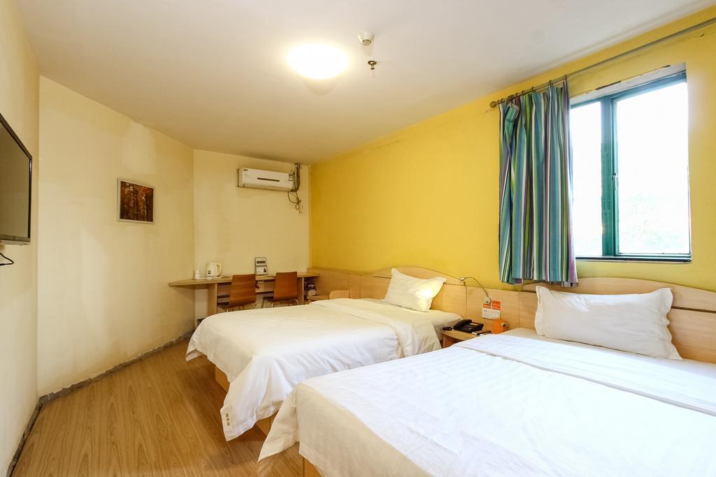 7Days Inn Premium Guangzhou Tianhe West Tiyu Road Subway Station Exterior foto